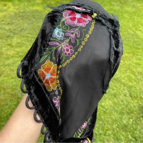 60s 70s Vtg black velvet embroidered boho button front tunic top shirt Size S - Picture 13 of 16